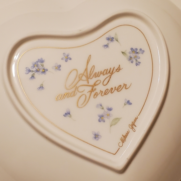 Mikasa Always & Forever Heart Dish - Picture 10 of 11